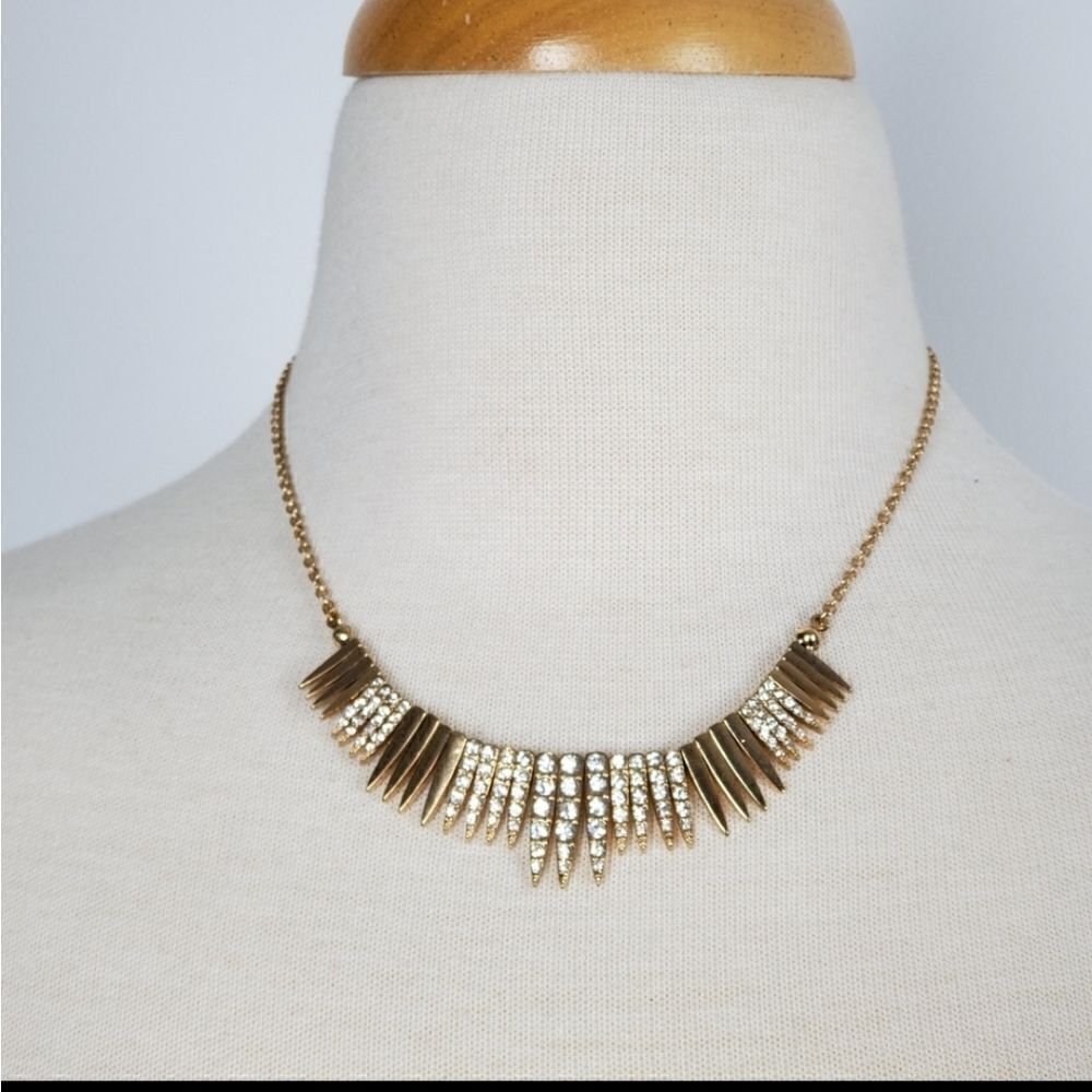 Women's Spiky Necklace Choker With Earrings Color Gold